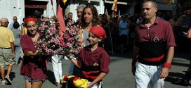 Ofrena floral de la Jove de Sitges (cortesia de SitgesActiu)